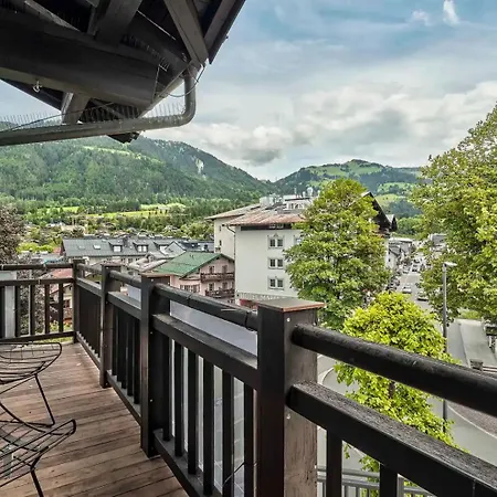 Hahnenkamm Chalet Apartment *