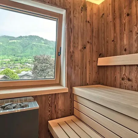 Hahnenkamm Chalet Apartment Kitzbuhel
